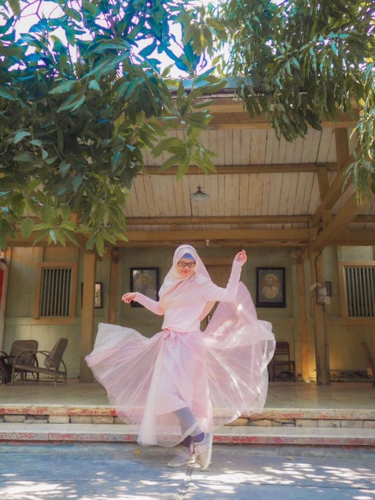 fashion hijab saat traveling