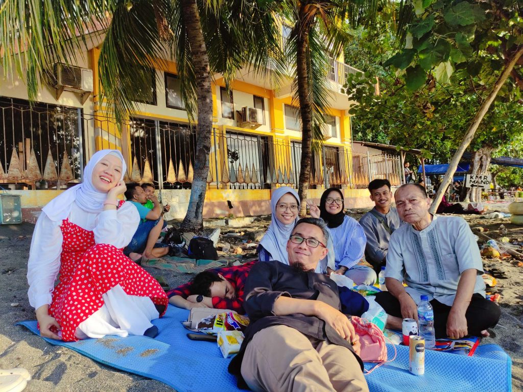 pantai pasir putih situbondo