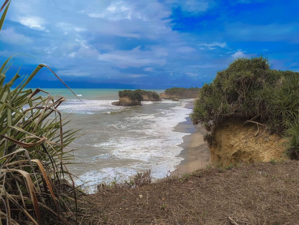 Batu Panganten Ujung Genteng