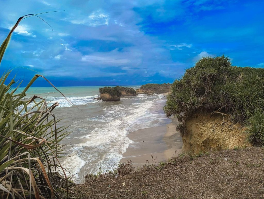 Batu Panganten Ujung Genteng