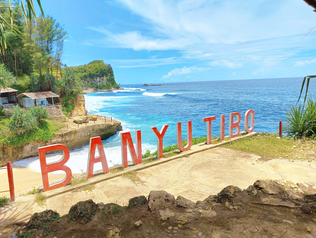 Rekomendasi Wisata Pacitan Banyu Tibo