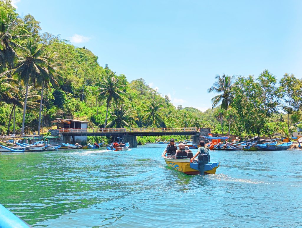 Rekomendasi Wisata Pacitan Kali Cokel