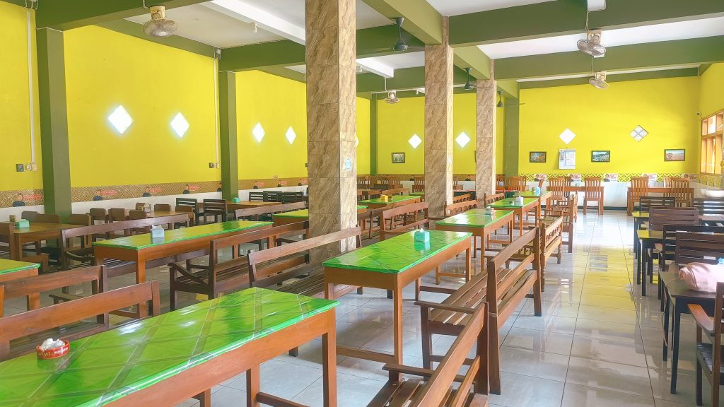 Ayam Lodho Pak Yusuf Trenggalek